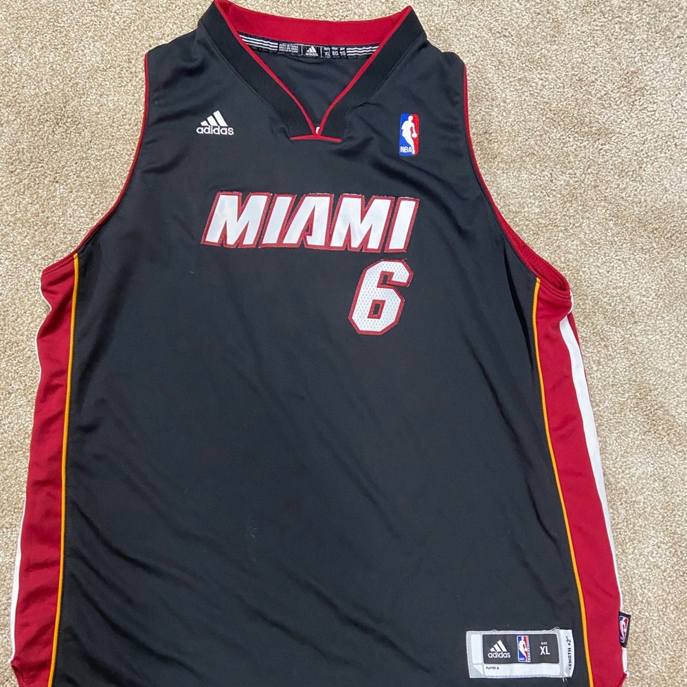 COPY - Youth XL Addidas Miami Heat Jersey - Lebron James